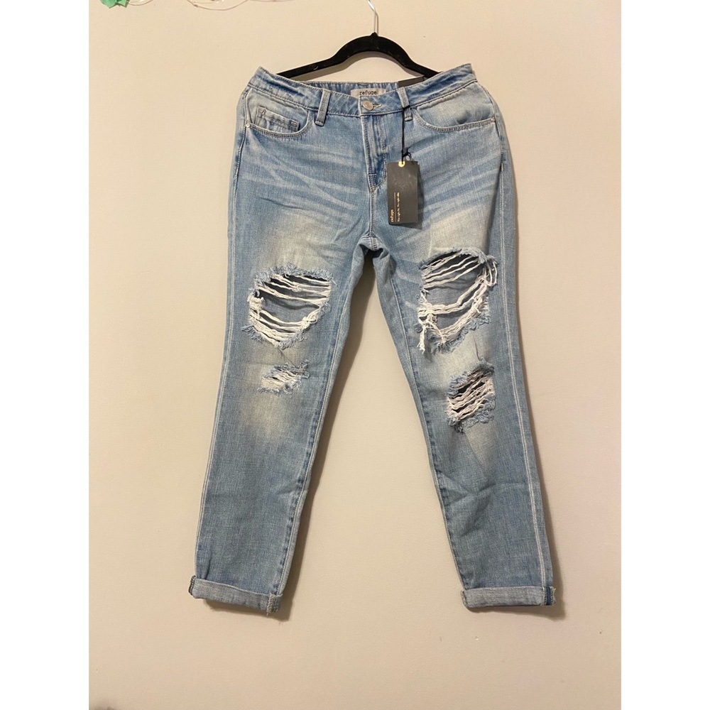 Charlotte Russe Refuge Boyfriend Crop Distress Jeans - Light Wash